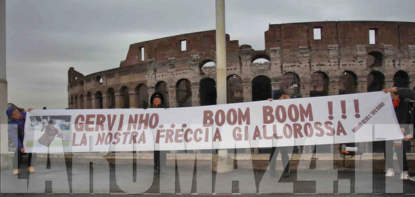 STRISCIONE_GERVINHO_COLOSSEO