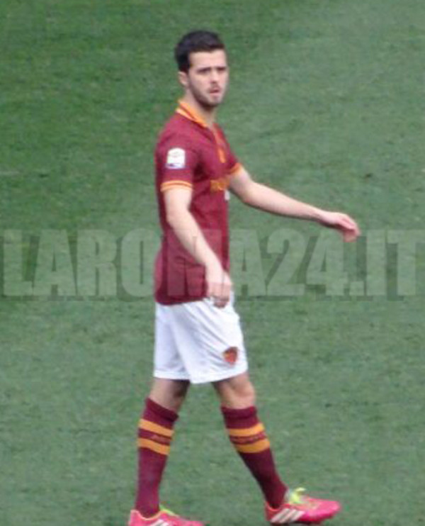 pjanic_tutta_figura_piccola