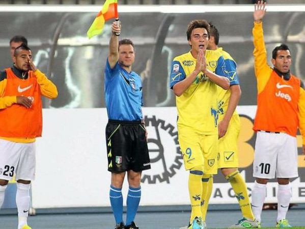 preti guardalinee proteste chievo verona 2013