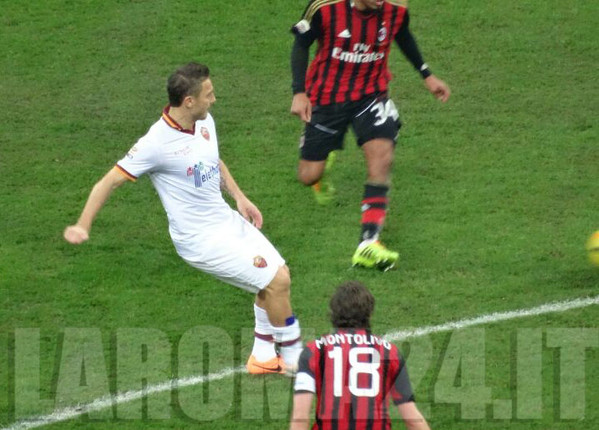 totti_passaggio_montolivo_milan_roma