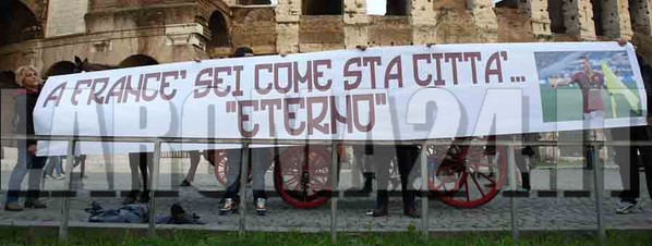 TOTTI_STRISCIONE_COLOSSEO_7_2_14