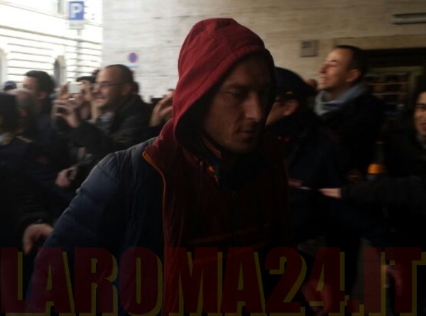 Totti cappuccio partenza termini 120214