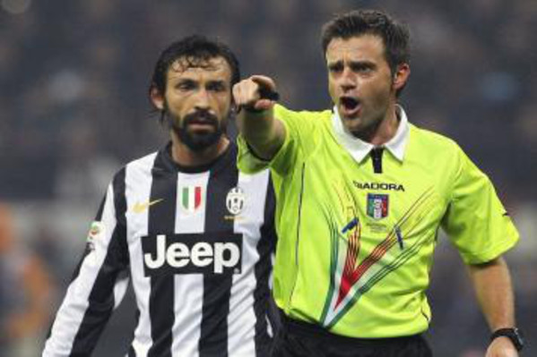 serie.a.quattordicesima.giornata.2012.2013.rizzoli.pirlo.milan.juve.azione.356x237