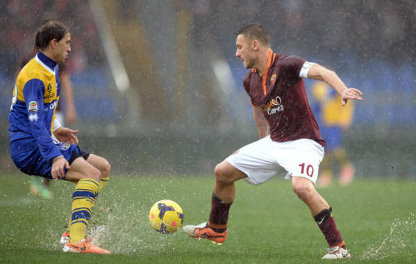 totti-paletta-tenta-dribbling-roma-parma