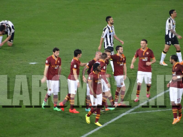 GRUPPO_ESULTA_GOL_TOTTI