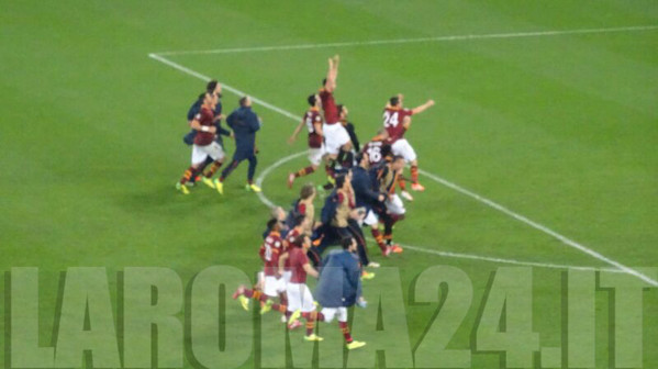 squadra esultanza fine partita mossa roma torino 250314