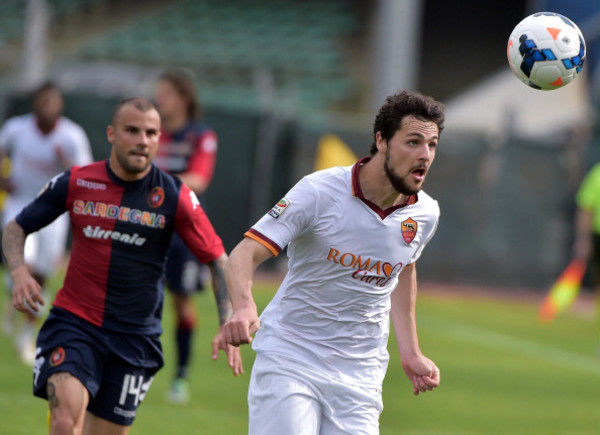 Destro-impatta-di-testa-Cagliari-Roma