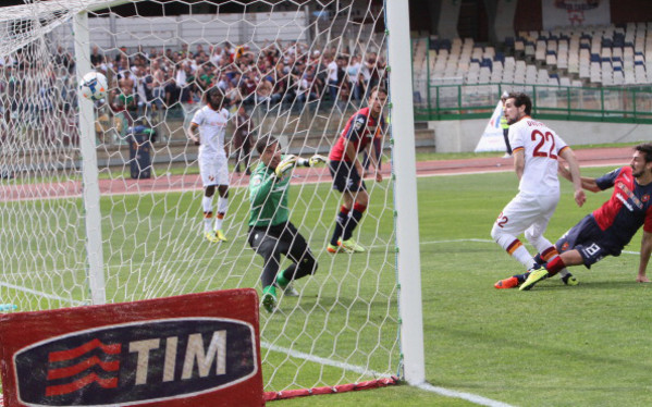 Destro-insacca-Cagliari-Roma.