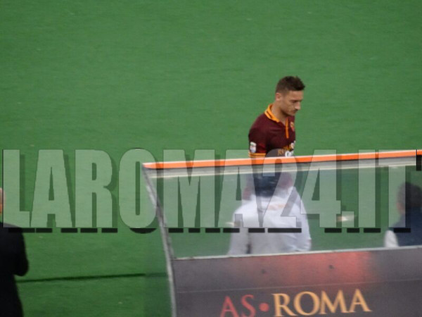 TOTTI VA IN PANCHINA