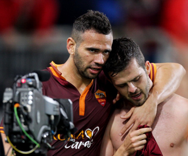 castan pjanic abbraccio roma milan