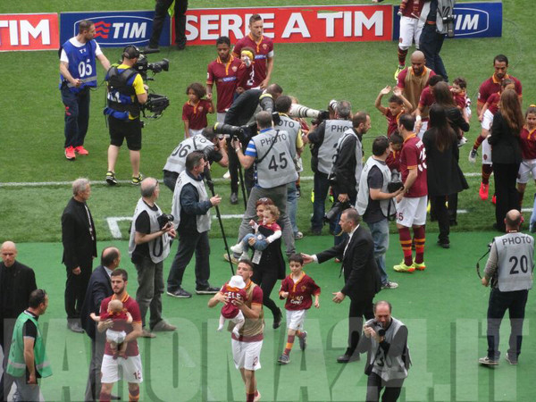 squadra ingresso in campo co pargoli 2 roma juve