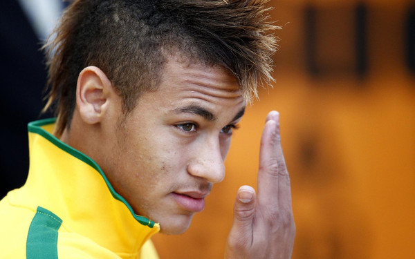 Neymar-Da-Silva-Hairstyles(3)