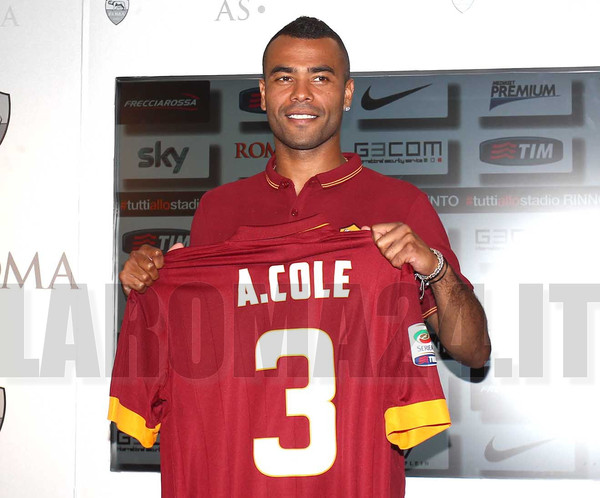 Presentazione Ashley Cole FOTO GINO 3 ottima