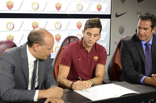 Manolas firma