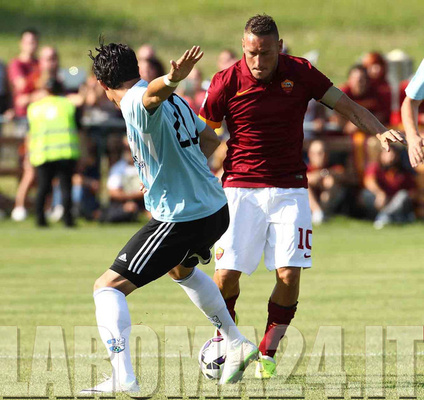 TOTTI DRIBBLING RITIRO 2014