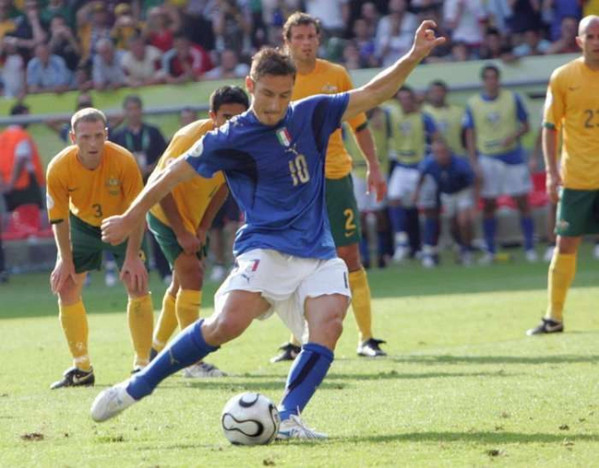 TOTTI NAZIONALE RIGORE AUSTRALIA