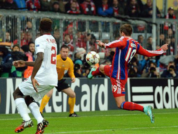 GOETZE YANGA GOL BAYERN ROMA