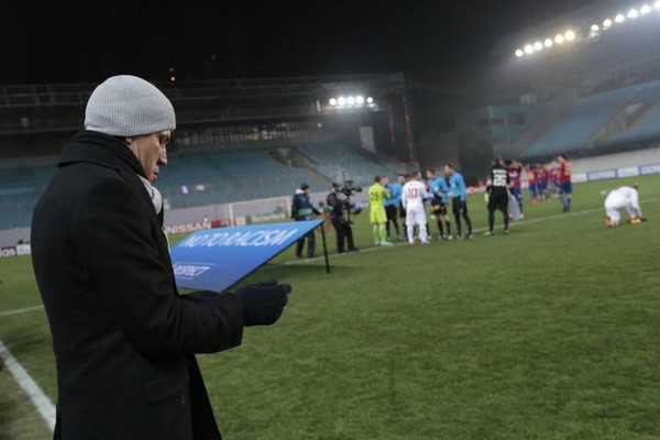 garcia cappellino e guanti cska roma