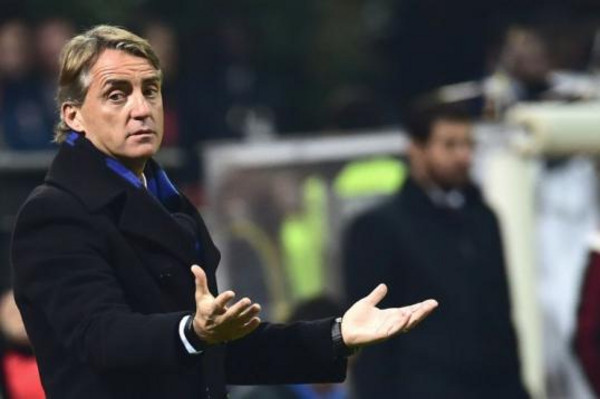 mancini inter braccia larghe