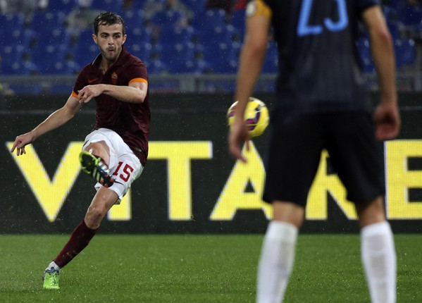 pjanic calcia punizione vs inter