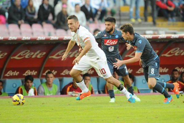 totti azione pressato napoli roma