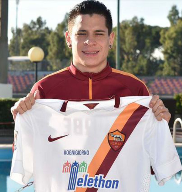 ITURBE MAGLIA TELETHON_FOTO TWITTER ROMA