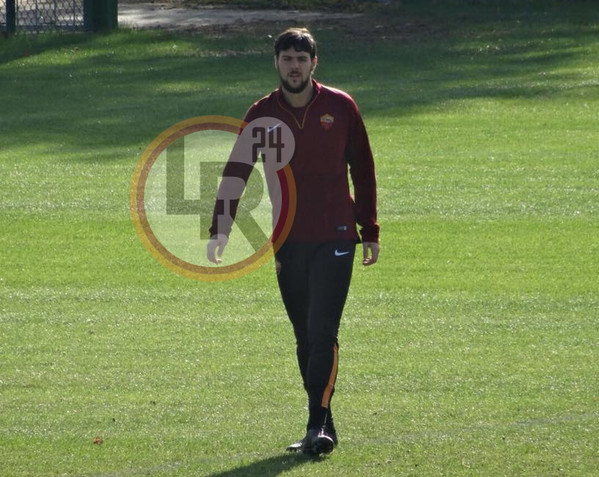 destro tutta figura trigoria