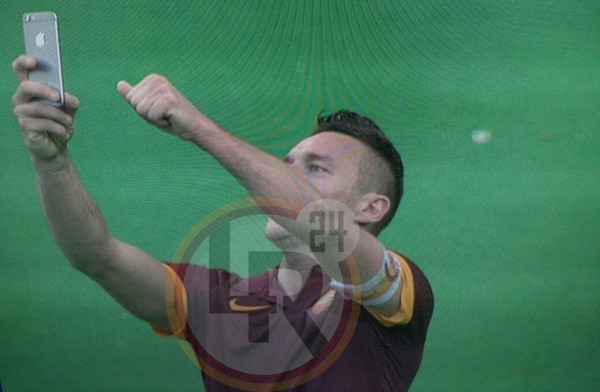 totti seflie derby