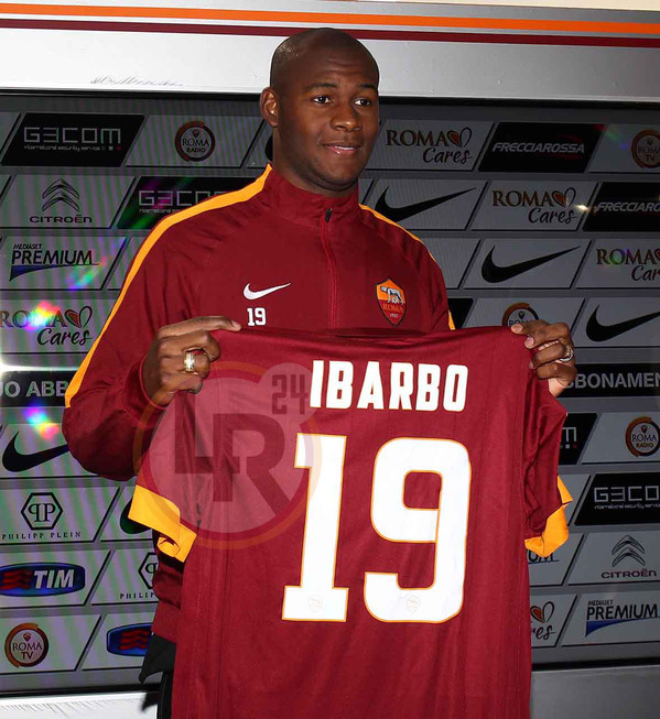 IBARBO POSA CON MAGLIA PRESENTAZIONE 040215 MANCINI