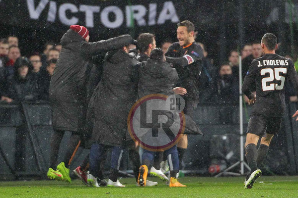 feyenoord roma gruppo festeggia gol ljajic lr24