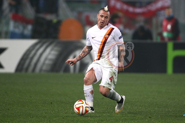 nainggolan passaggio roma-feyenoord 20.02.2015 foto gino