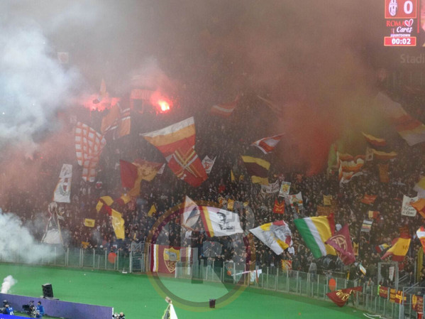 curva sud fumogeni