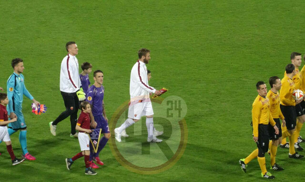 de rossi ingresso in campo fiorentina roma