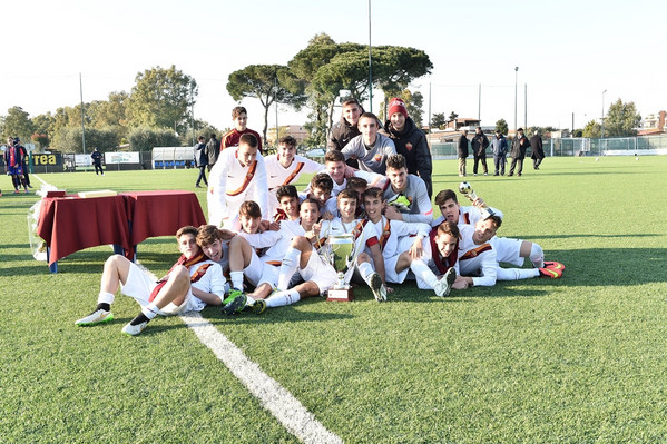 allievi roma rubinacci esultano vittoria torneo totti