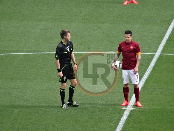 iturbe rizzoli calcio d'inizio Roma-Napoli 04.04.15