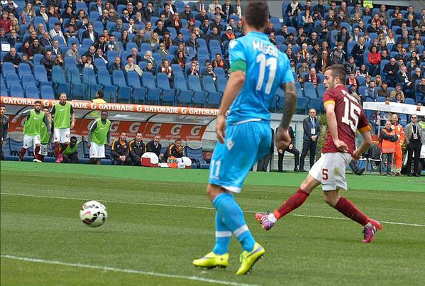 pjanic tiro roma napoli