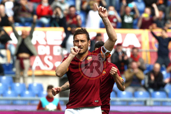 roma atalanta totti esultanza lr24