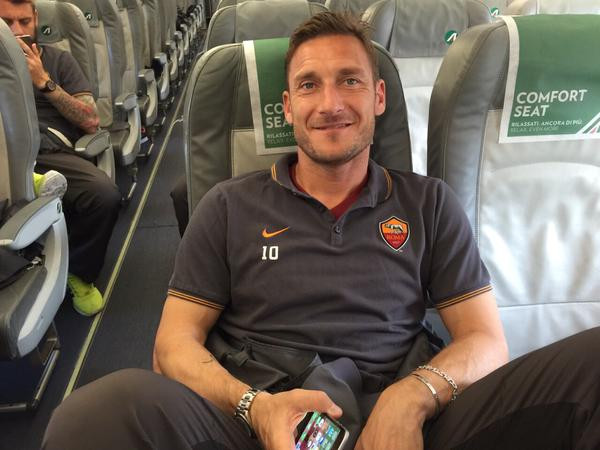 totti aereo fiumicino