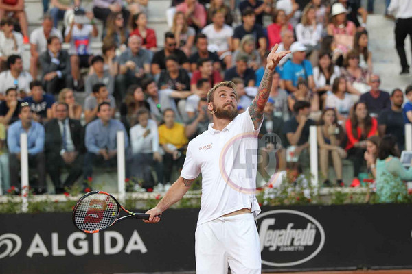 Tennis with Stars, de rossi servizio FOTO GINO