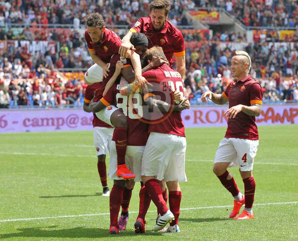 roma genoa esultanza squadra