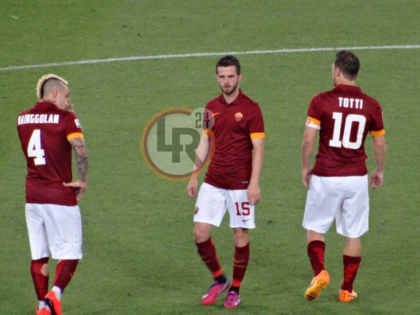 roma udinese pjanic totti nainggolan lr24