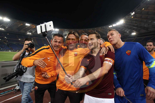 ROMA PALERMO TOTTI SELFIE 31052015 MANCINI