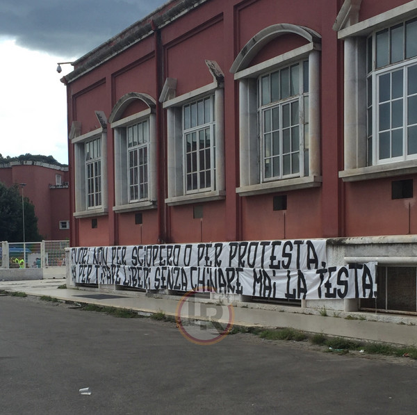 Roma-Sassuolo 20.09.15 protesta curva sud striscione