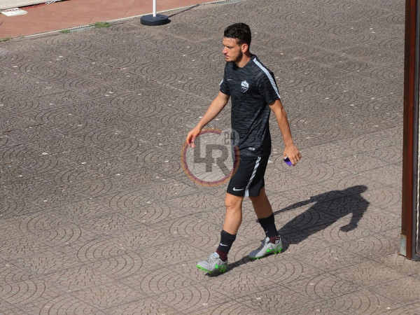 florenzi entra in campo trigoria