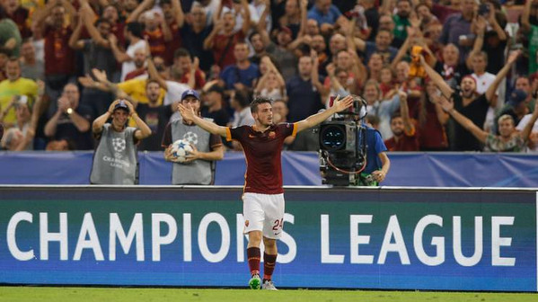 florenzi sfondo tifosi braccia larghe