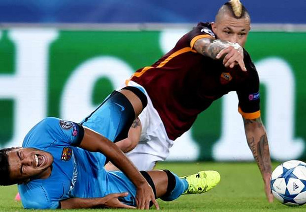 nainggolan intervento su rafinha roma barca