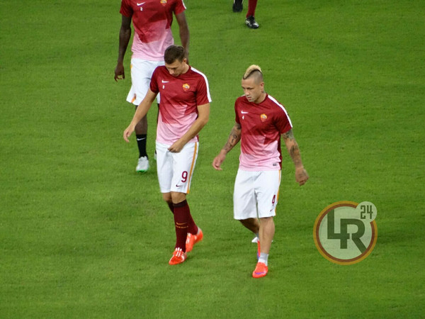 roma barcellona riscaldamento nainggolan