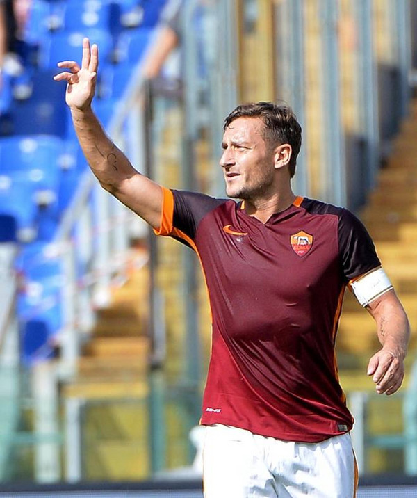 roma sassuolo totti 300 gol esultanza