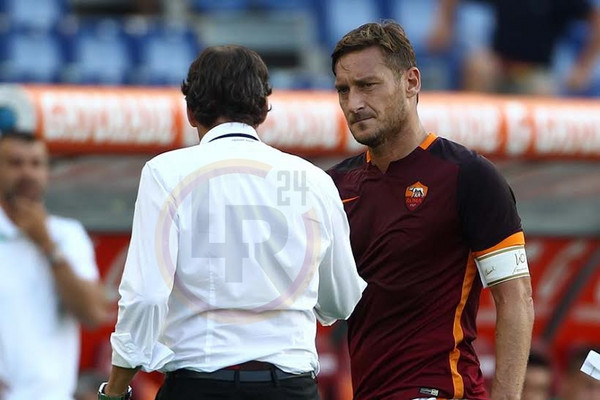 totti garcia mano sostituzione roma sassuolo