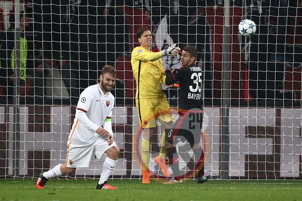 ROMA BAYER LEVERKUSEN DE ROSSI SZCZESNY 201015 MANCINI